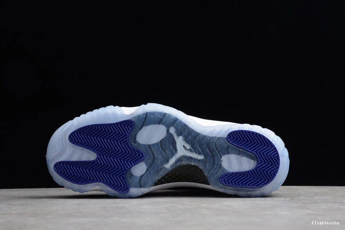 Air mens 11 Low Retro Black 